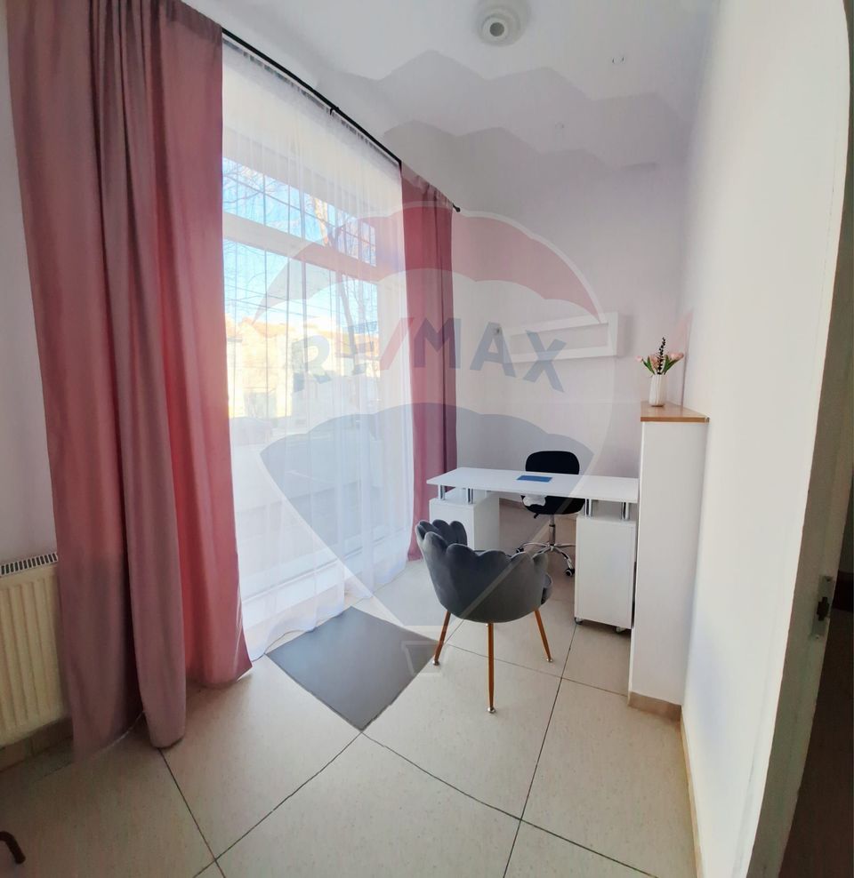 Scaun /camera de inchiriat-salon de infrumusetare (zona centrala)