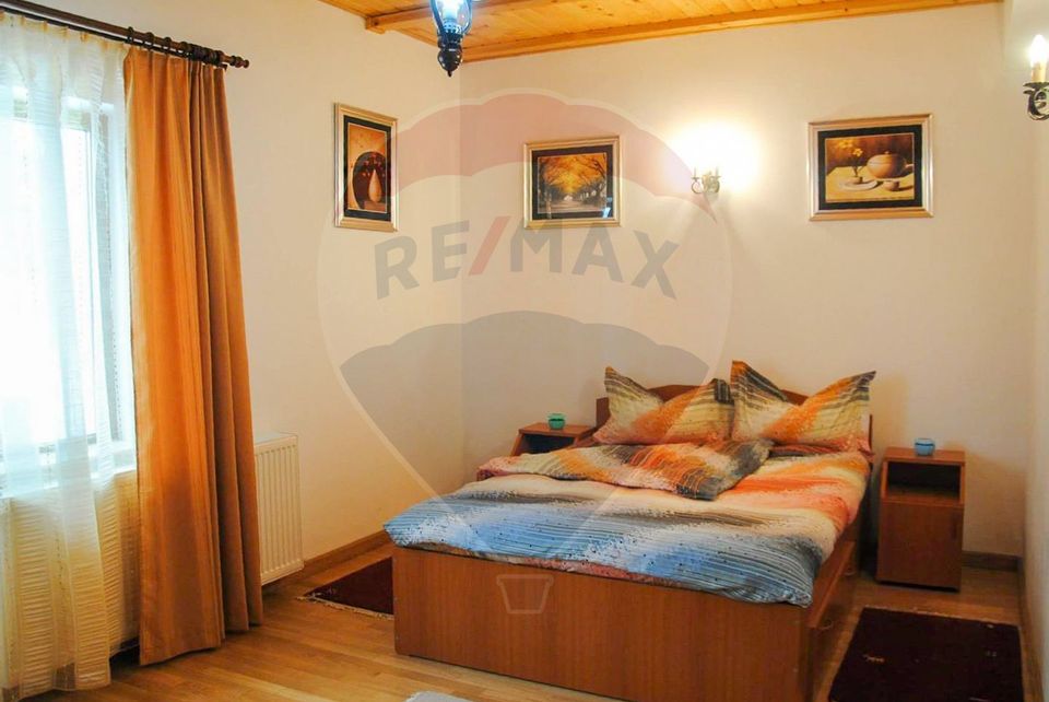 Casă / Vilă cu 6 camere de vânzare în zona Cioplea/Predeal