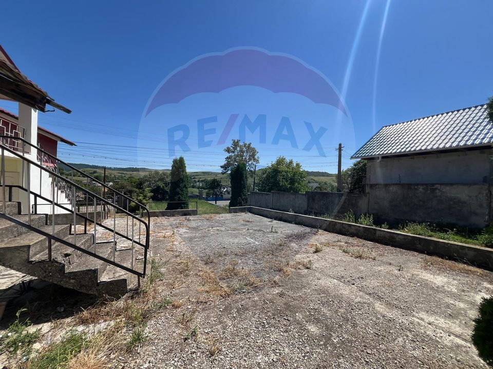 Casă / Vilă cu 5 camere de vânzare