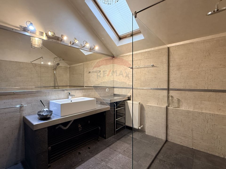 Casă / Vilă cu 4 camere de închiriat în zona Gruia