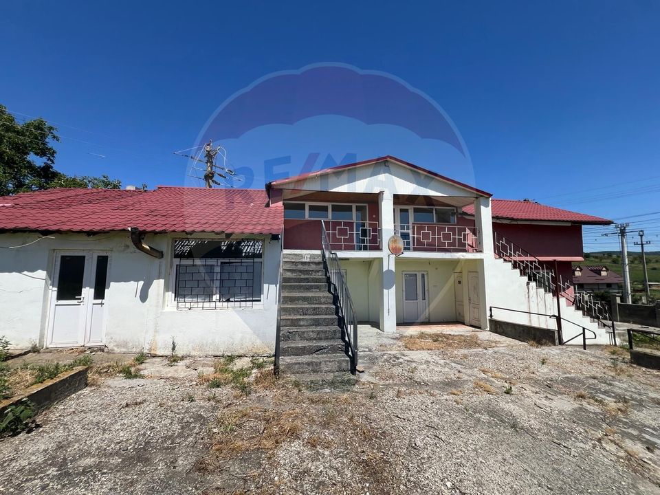 Casă / Vilă cu 5 camere de vânzare