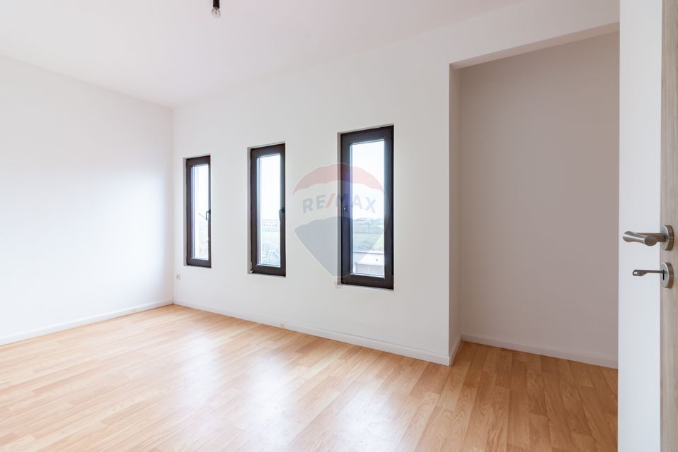 Casă / Vilă cu 5 camere de vânzare Tunari, Dimieni