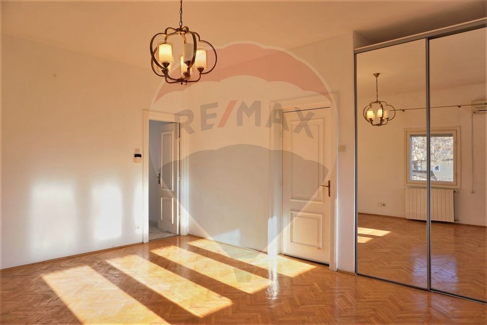 7 room House / Villa for sale, Bucurestii Noi area