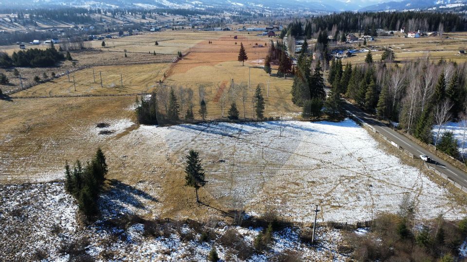 Teren  intravilan 9,086 mp  PARCELABIL Neagra Sarului/Bucovina