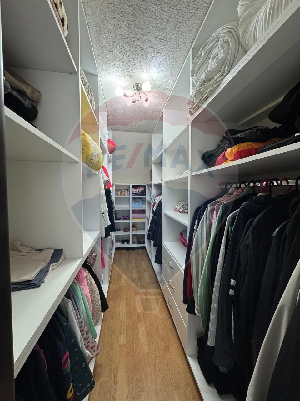 4 room House / Villa for sale