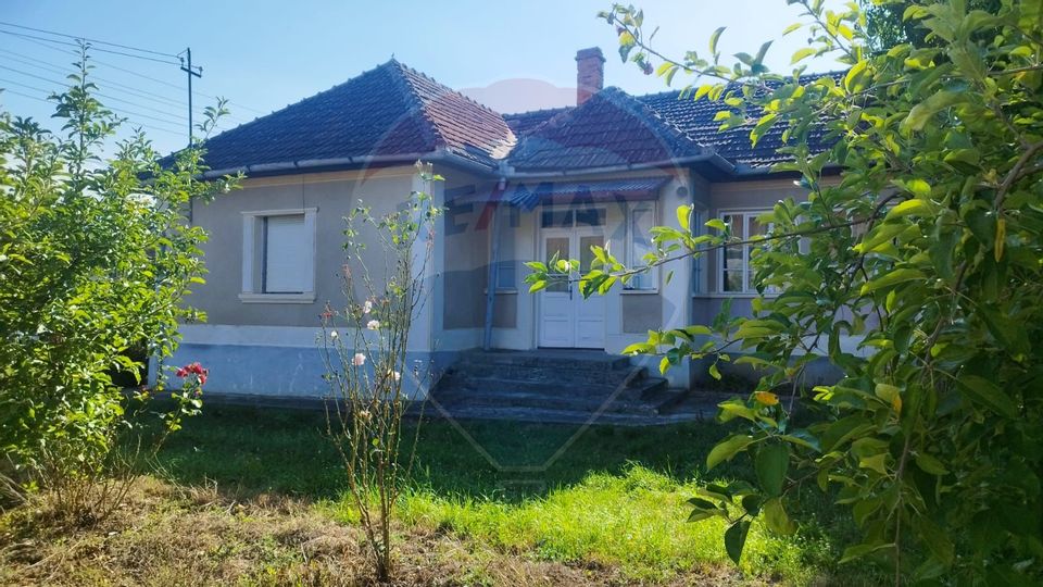 CASĂ DE VÂNZARE , Loc.Carastelec  jud. Sălaj - oportunitate unică!