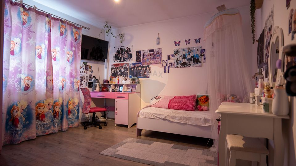 4 room House / Villa for sale, Exterior Est area