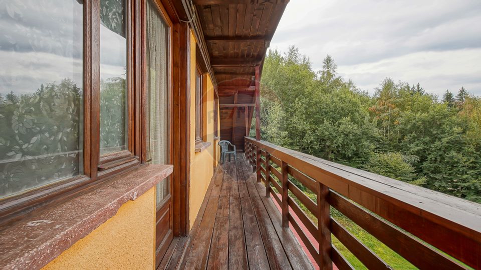 Vilă 12 camere  1.091 mp construiți Poiana Brașov