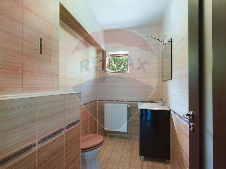 Apartament cu 5 camere in vila