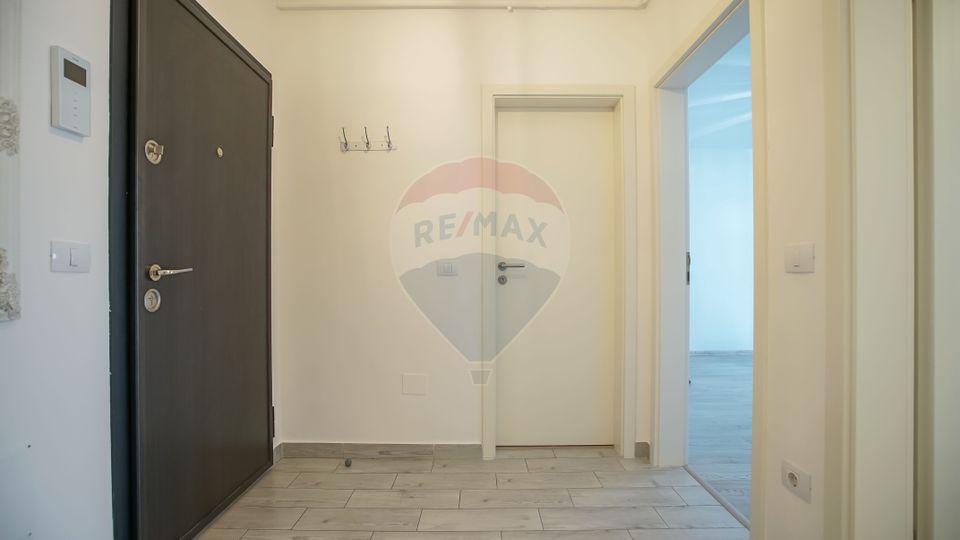 Garsoniera generoasa cu loc de parcare,  Grandis Tractorul