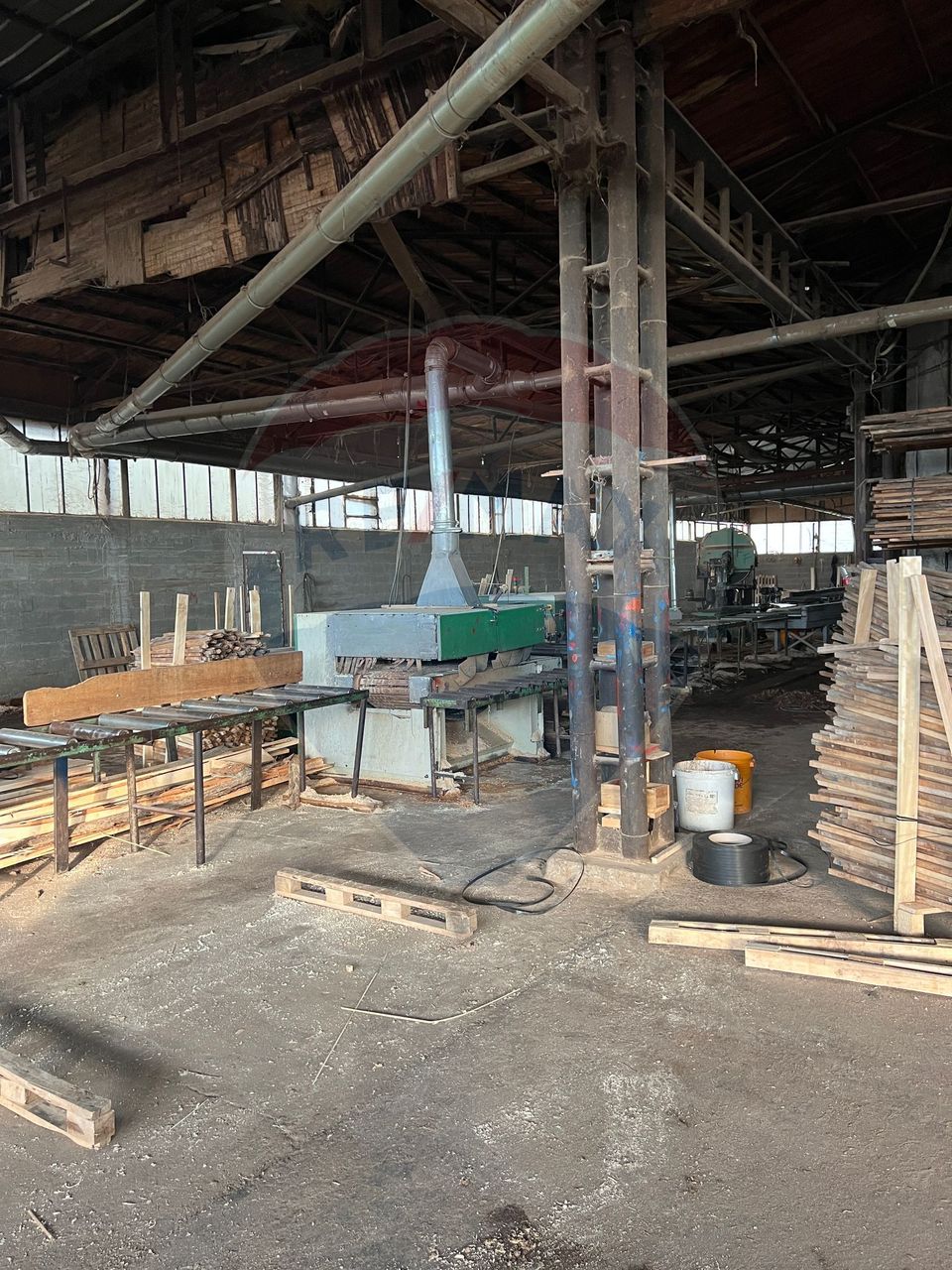 Spațiu industrial de 7,756mp de vânzare