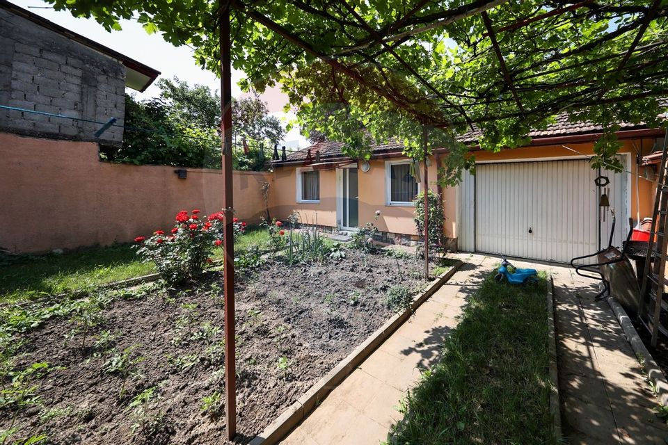 Vilă cu 4 camere de vânzare în zona Florilor