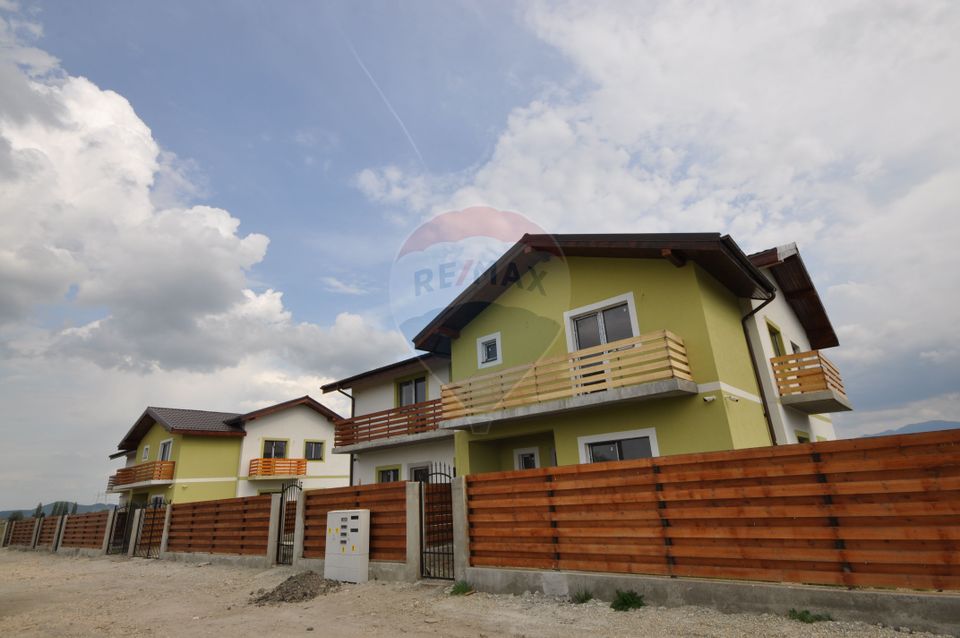Casa tip Duplex cu 4 camere - Stupini