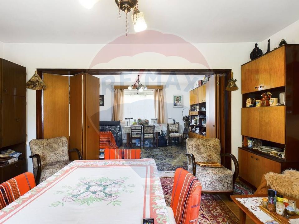Vilă cu 6 camere, teren 427 mp, Bunloc, Săcele