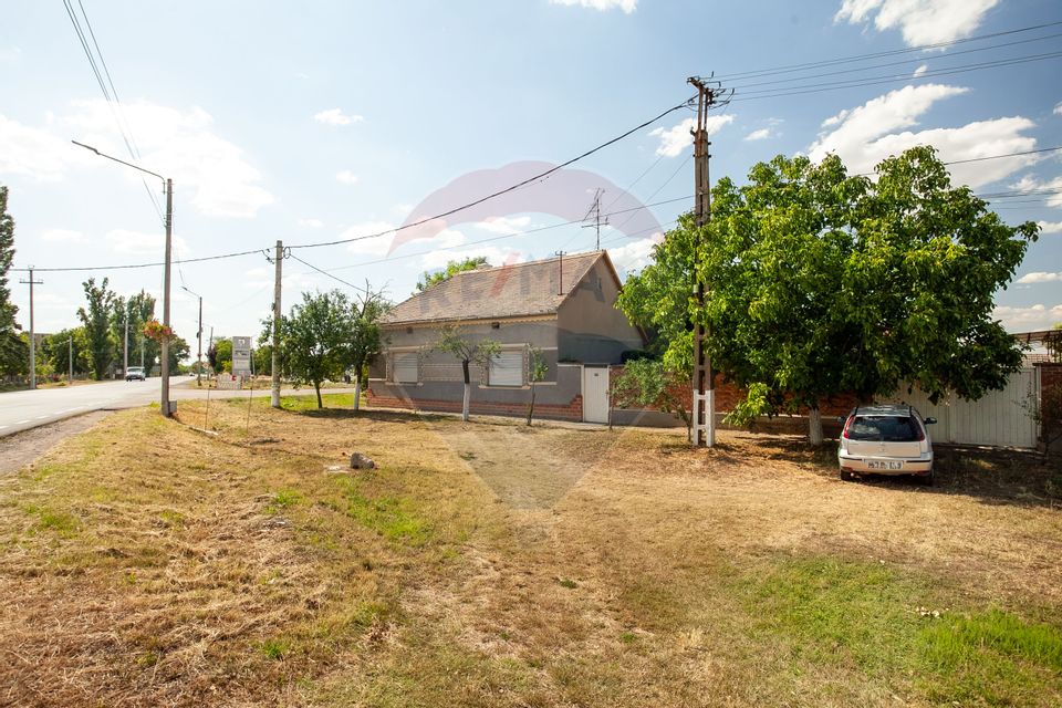 4 room House / Villa for sale, Periferie area