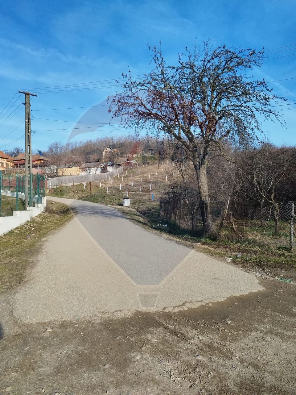 Teren intravilan 1.736 mp Chițești- Bogați (AG), deschidere la asfalt