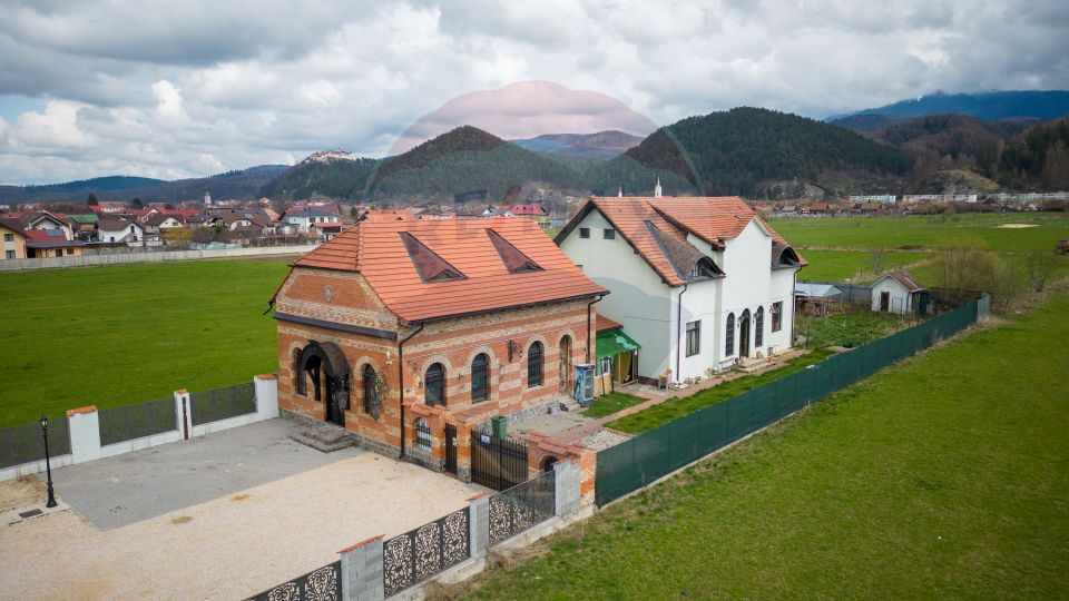 Casa moderna, plus spatiu comercial, teren 1500mp!