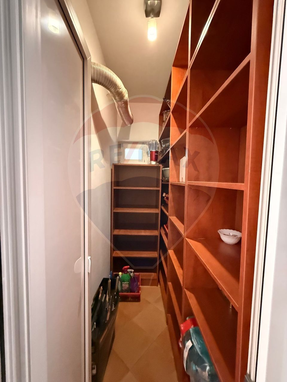 INCHIRIERE Vila 5 camere Otopeni/ Ferme