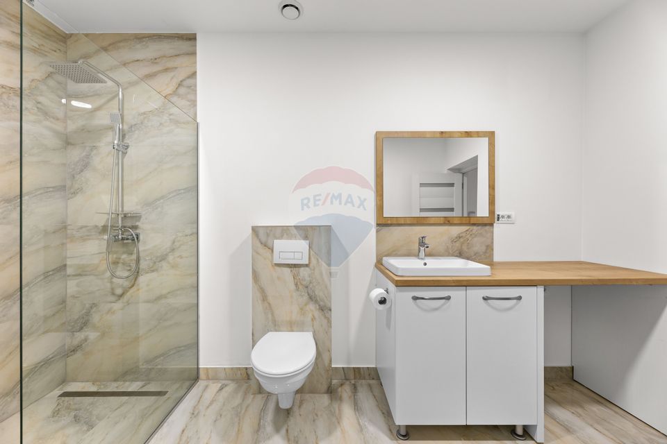 Spațiu comercial de închiriat la mansarda