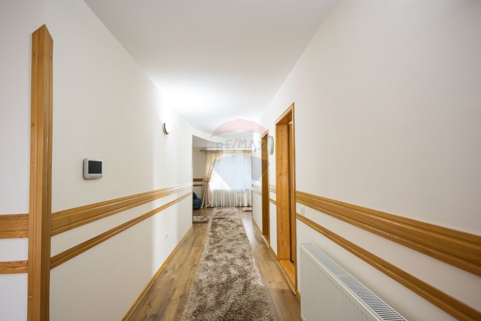 Casa spatioasa de vanzare