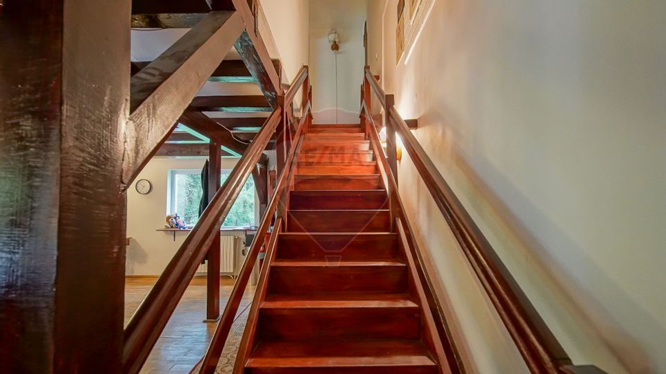 Vila cu potential turistic in Predeal privelisti si liniste montana