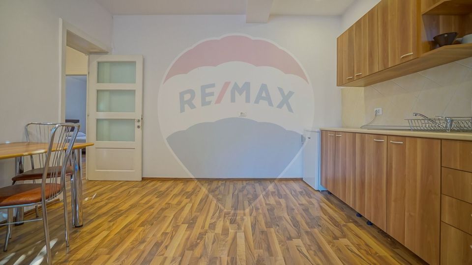 REZERVAT! Apartament 2 camere decomandat, spațios, Centrul Civic