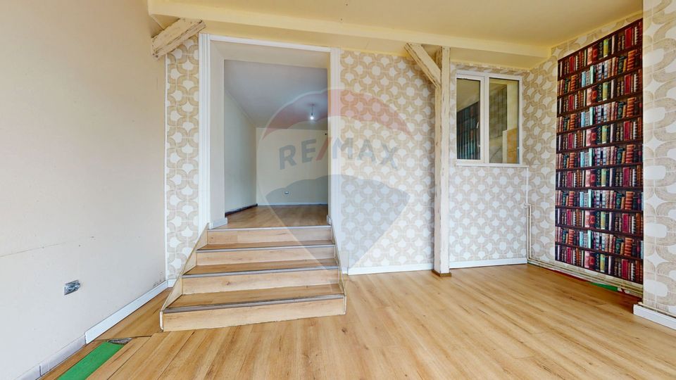 84sq.m Commercial Space for rent, Bartolomeu area