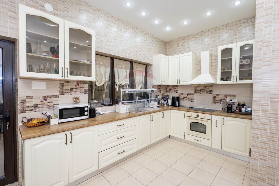 5 room House / Villa for sale