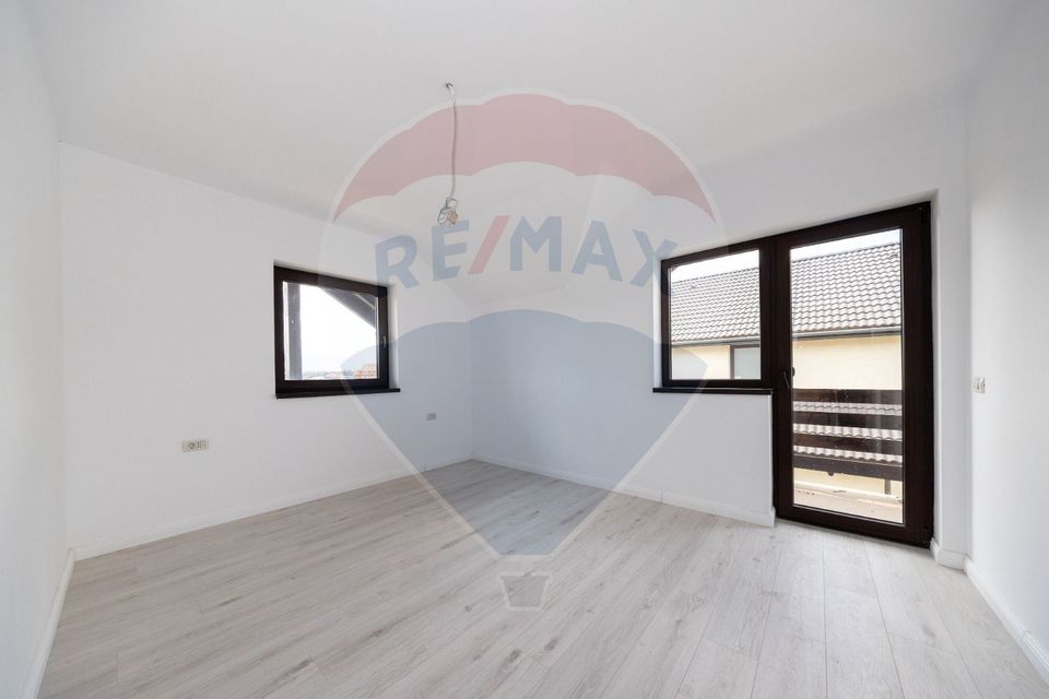 4 room House / Villa for sale