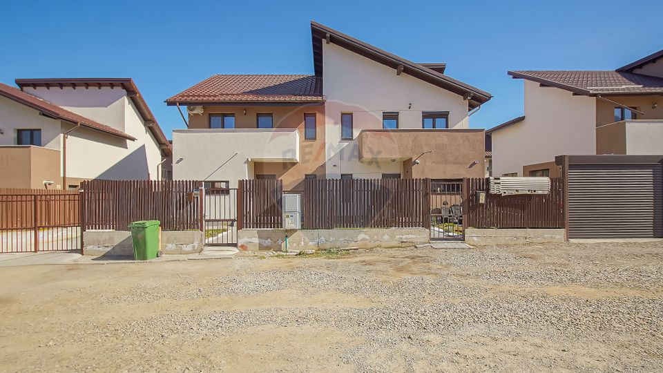 Casă Tip Duplex,  Săcele