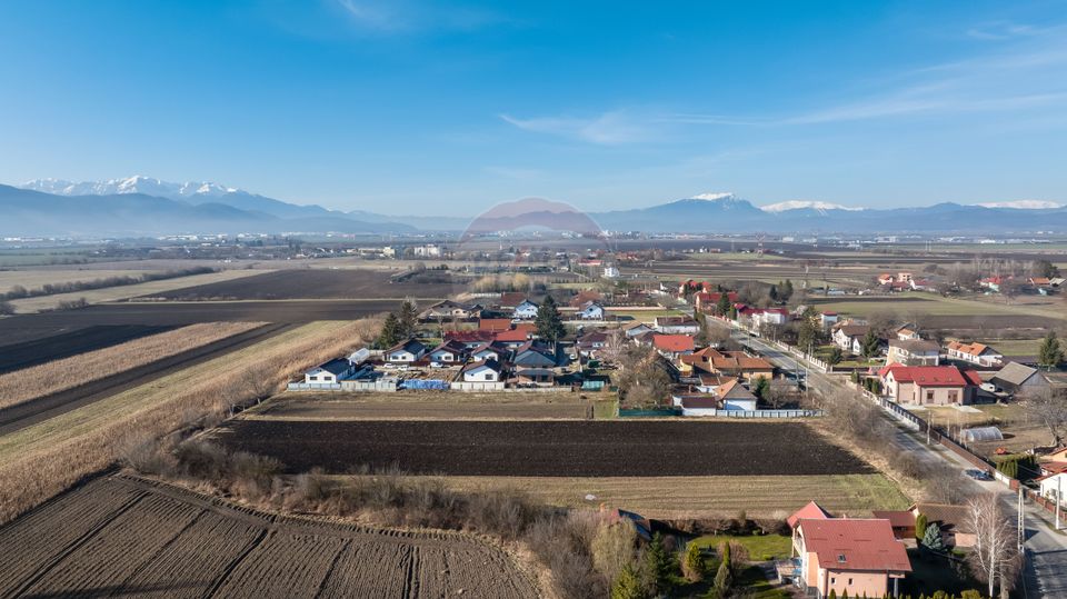 Teren intravilan 9.000 mp pentru dezvoltare rezidențială sau mixtă