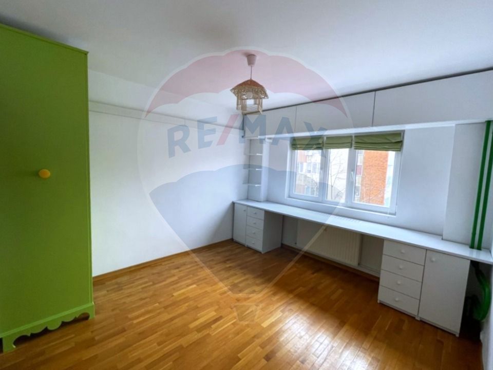 Închiriere apartament 3 camere pe Bd. Timișoara