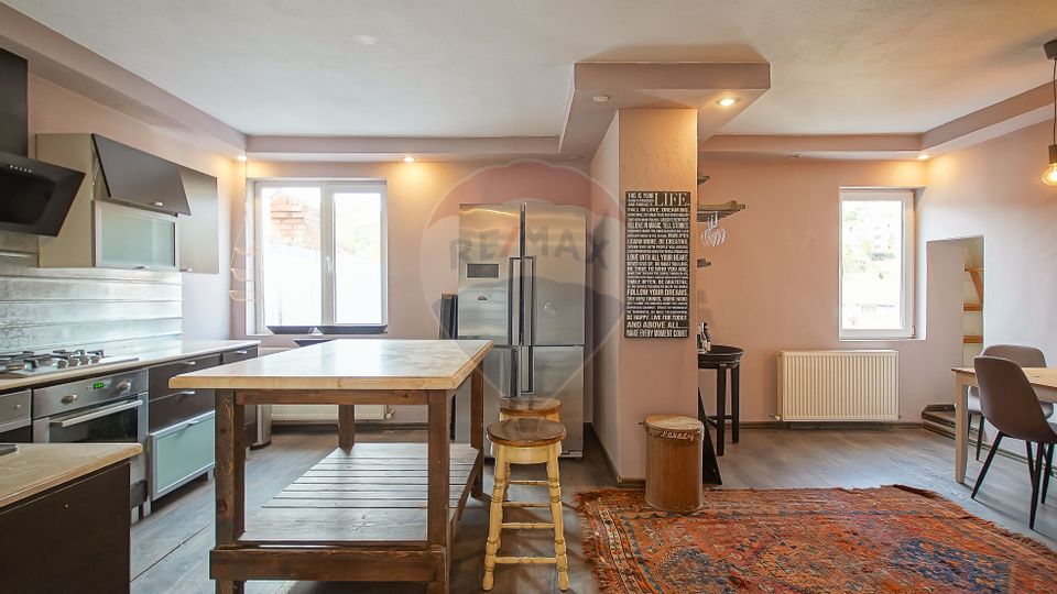 Apartment with Tâmpa View, Historic House – Unirii Square, Brașov