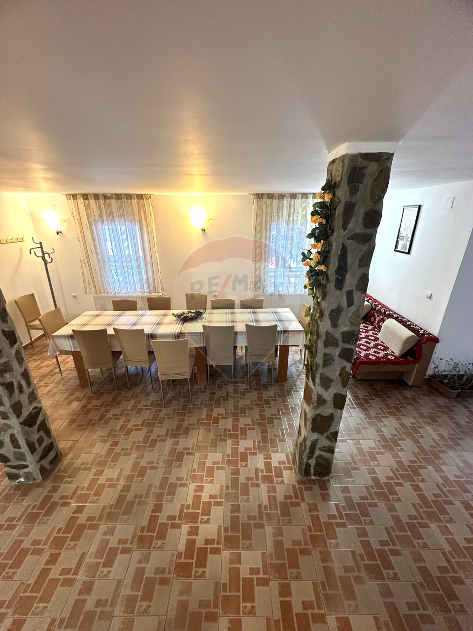 12 room Hotel / Pension for sale