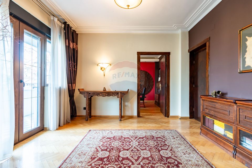 Apartament cu 4 camere de vânzare Aviatorilor/Aleea Modrogan