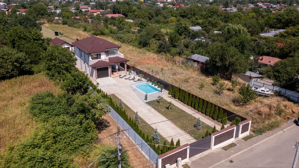 Vanzare Vila de Lux - Oază de Eleganță și Confort, Piscina, Giurgiu