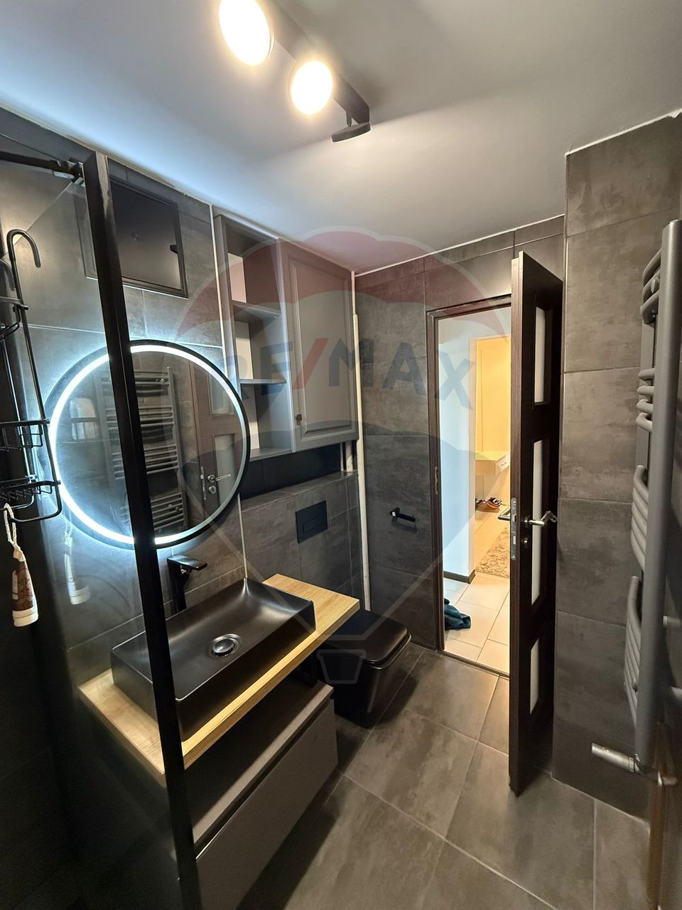 de inchiriat 3 camere, 70 mp, ultrafinisat, 3/4, centrala