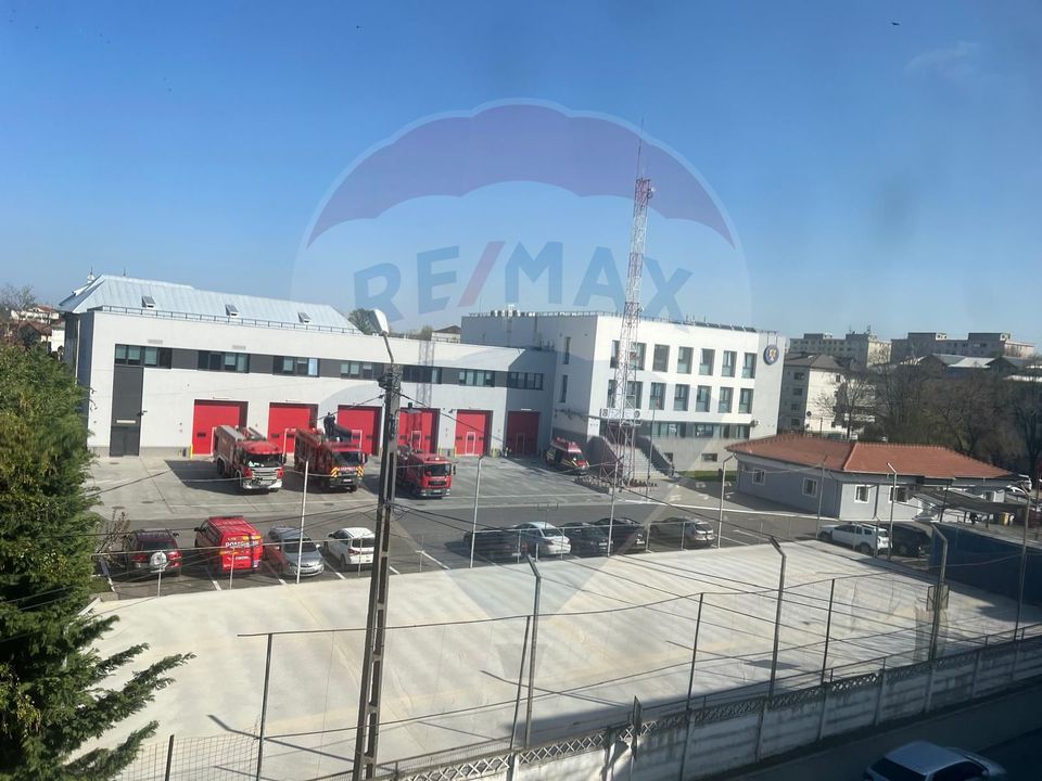 Apartament 3 camere în zona Pompieri
