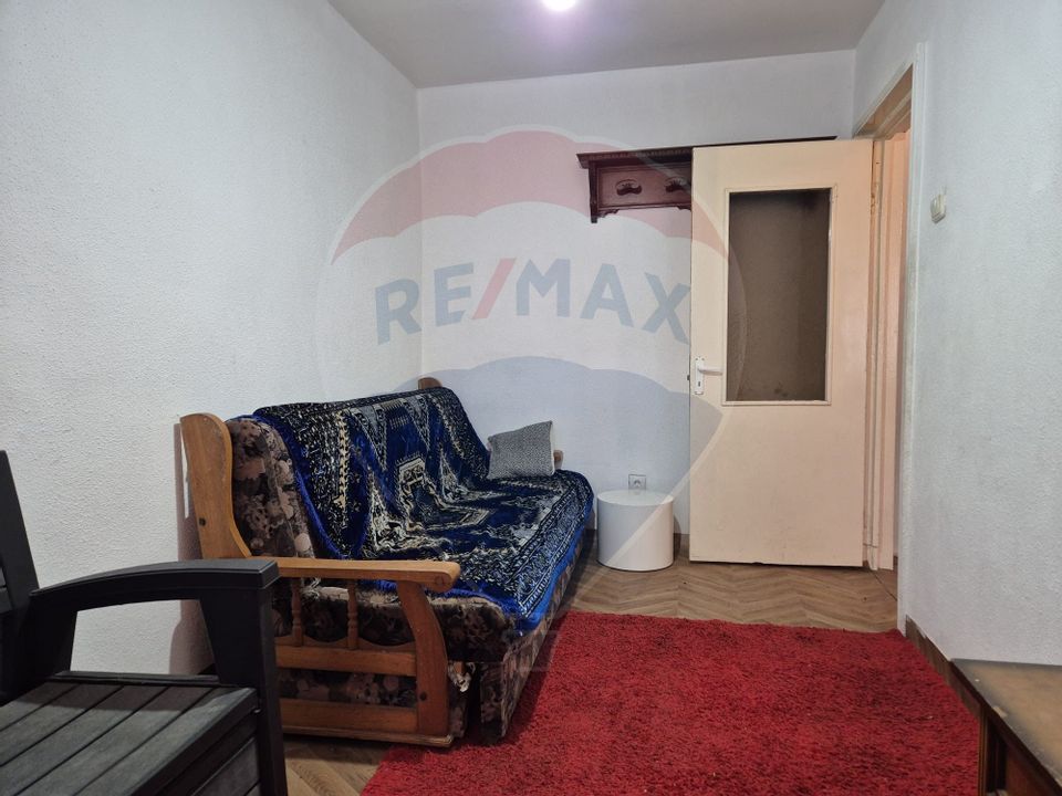 3 room Apartment for rent, Milcov area