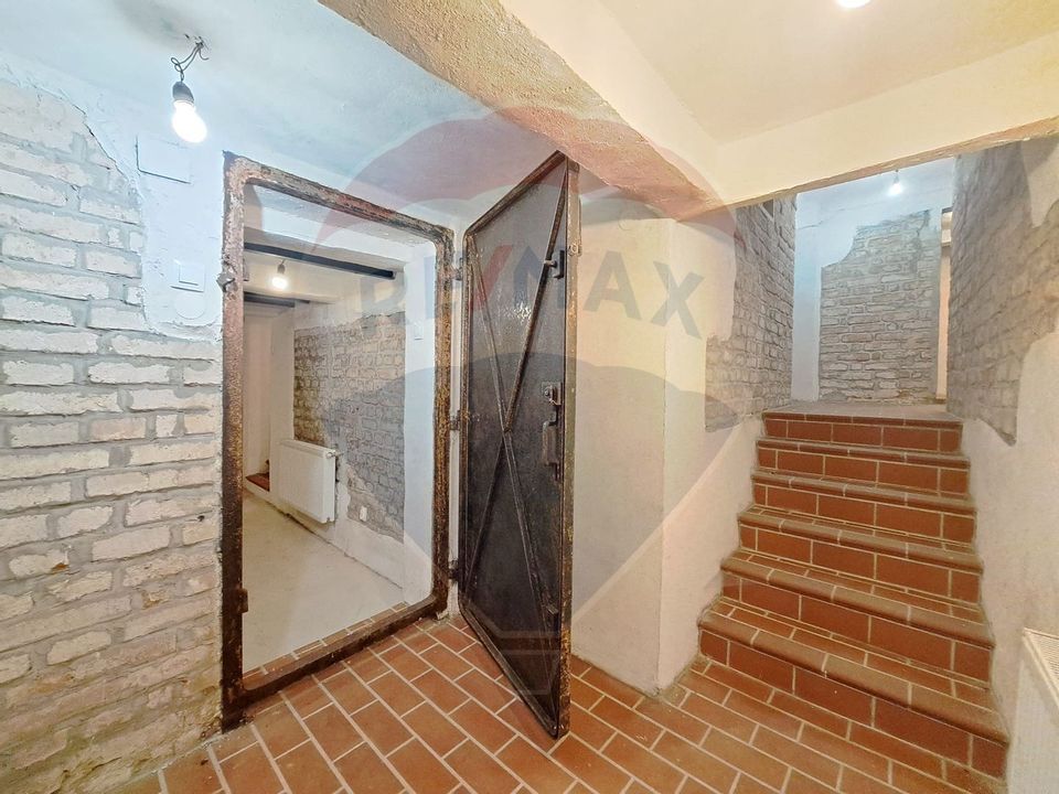 Spațiu comercial-Demisol-Atelier de arta