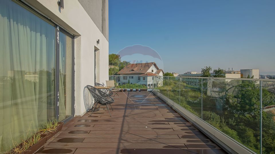 PENTHOUSE cu 3 terase și parcare subterană,  în inima Brașovului