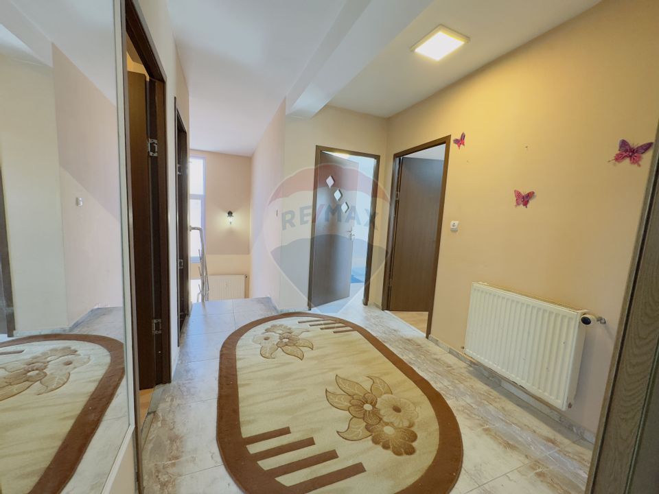 Casă cu 5 camere de vânzare Cartier Orizont 2 Paleu zona Metropolitana