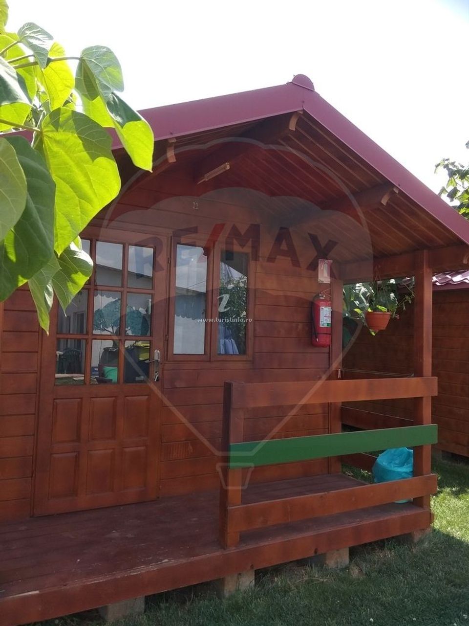 Afacere la cheie – Complex turistic cu 21 de căsuțe de vacanță în Vama