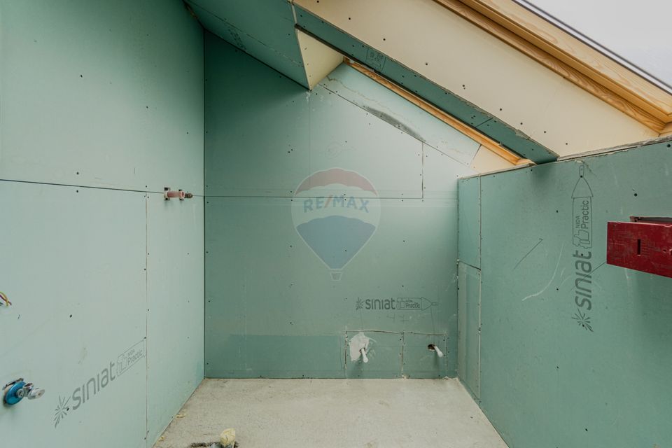 Cladire de 902 mp utili de vânzare, zona Grivitei - DN 13, COMISION 0