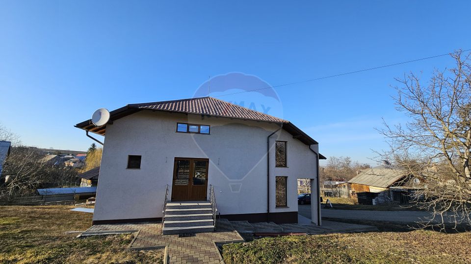 Complex comercial-cofetărie, patiserie pitzerie- Udești, Suceava