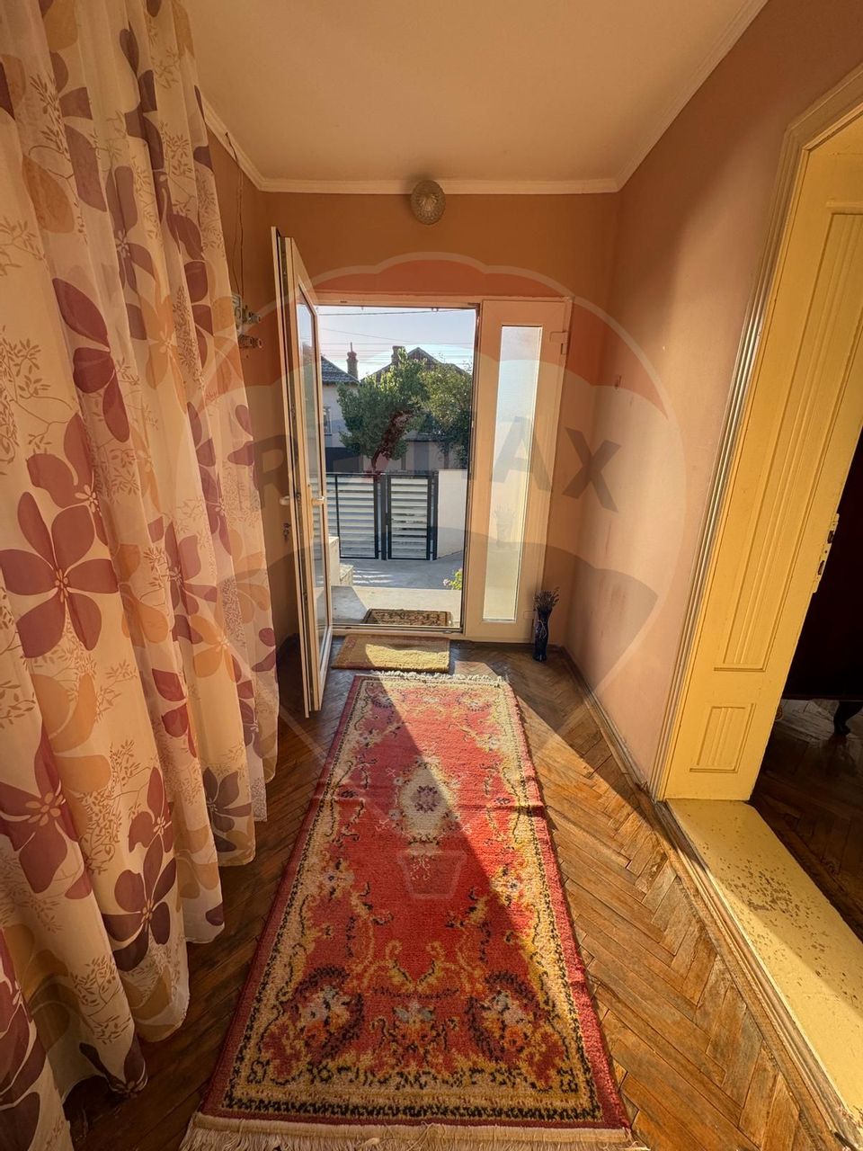 Casă / Vilă cu 7 camere de vânzare în zona Central