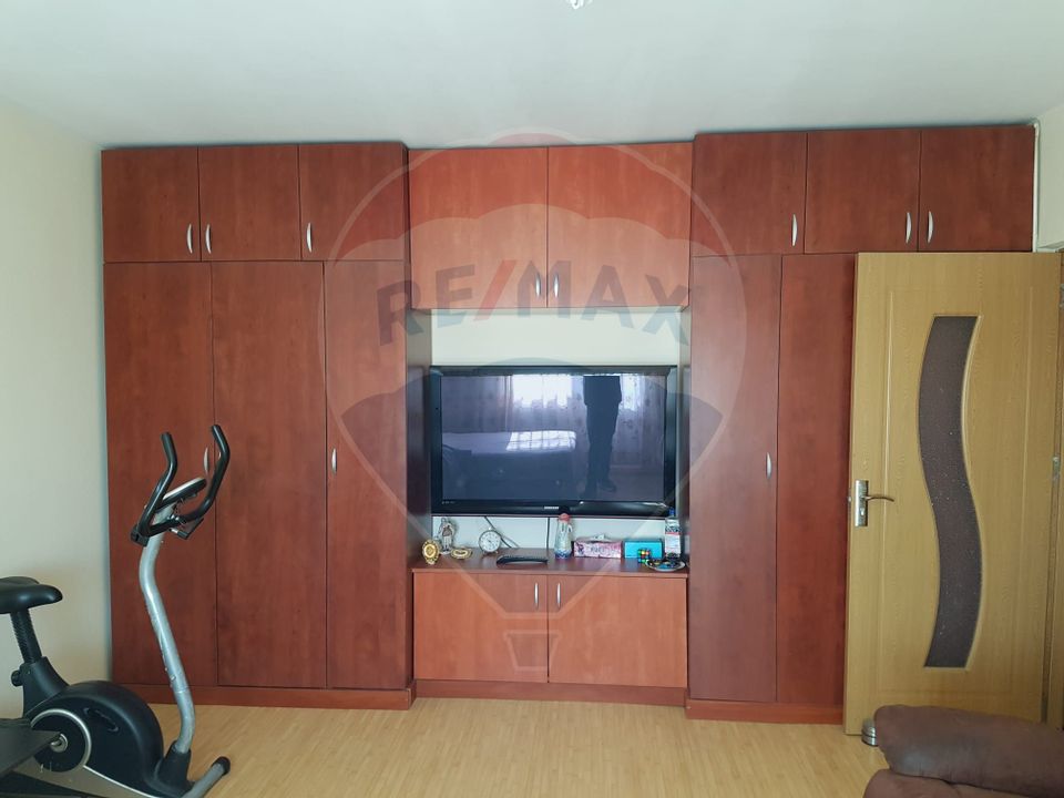 Apartament cu 3 camere de închiriat în zona Pantelimon