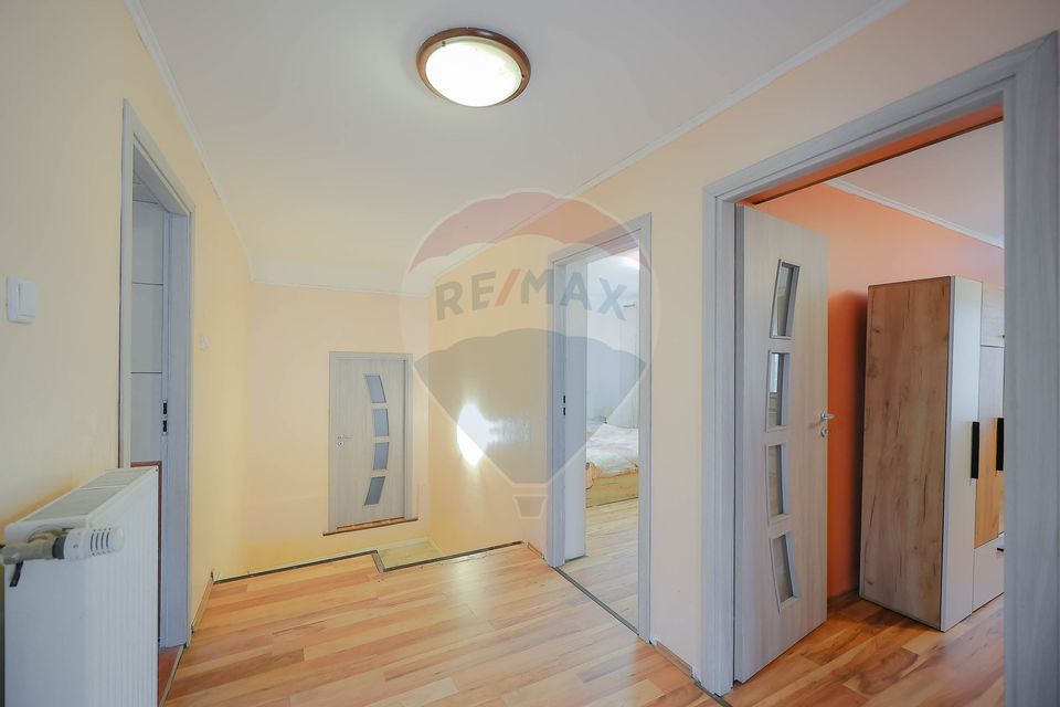 6 room House / Villa for sale, Episcopia Bihor area