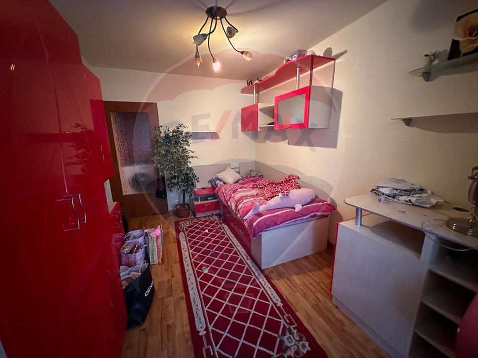 Apartament cu 4 camere de închiriat în zona Ultracentral CHISINEU CRIS