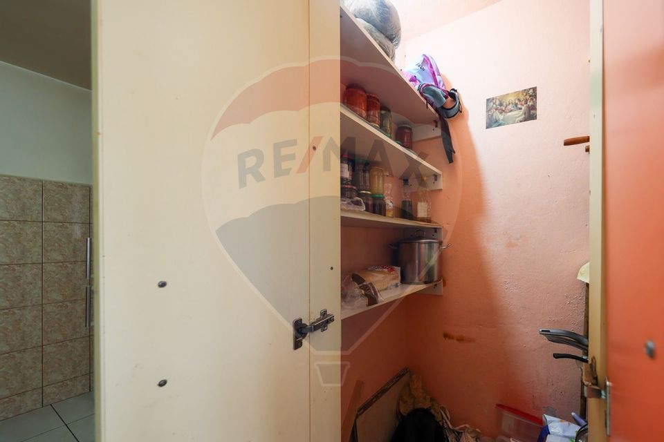 4 room Apartment for sale, Uzina 2 area